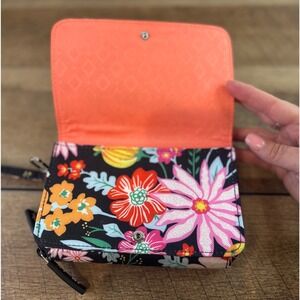Vera Bradley RFID All In One Crossbody Wallet Wristlet Black Floral Print